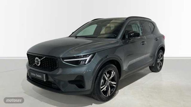 Volvo XC40 XC40 Plus, B3 Mild hybrid, Gasolina, Dark - Imagen 1
