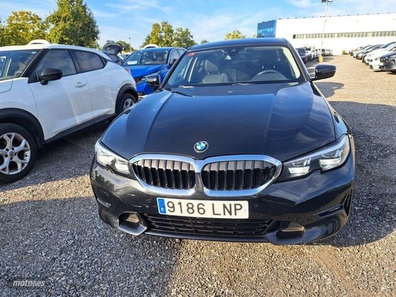 BMW Serie 3 318d Auto. - Imagen 2
