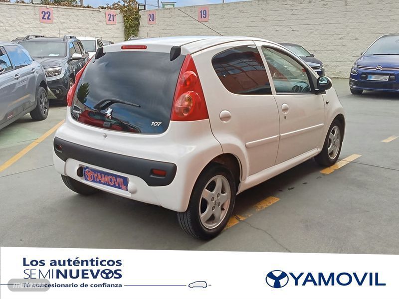 Peugeot 107 1.0i Trendy 50 kW (68 CV) - Imagen 2