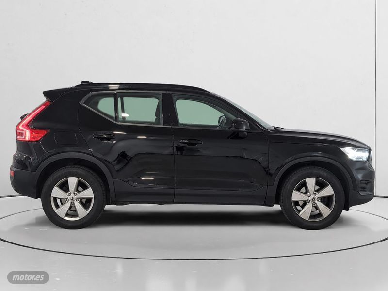 Volvo XC40 T2 Momentum Core Auto 95 kW (129 CV) - Imagen 2