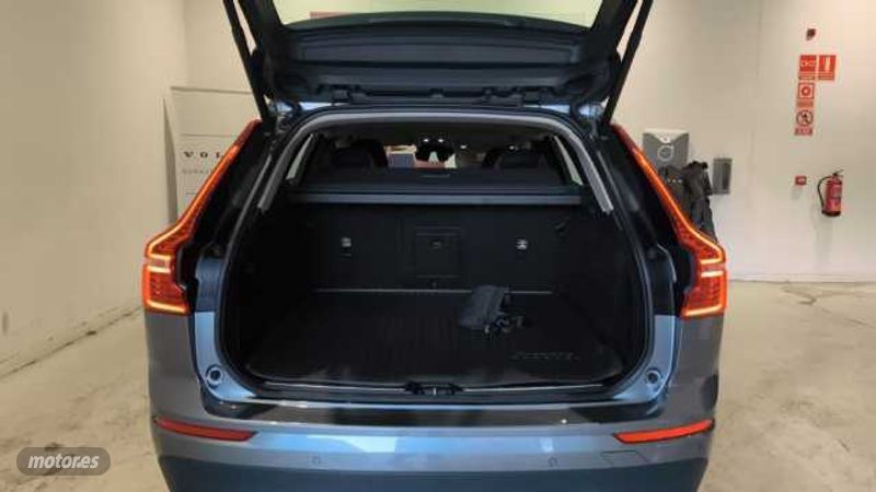 Volvo XC 60 XC60 2.0 B4 D MOMENTUM PRO AUTO 197 5P - Imagen 2