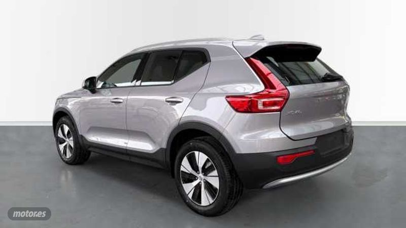 Volvo XC40 2.0 B3 MHEV CORE DCT 5P - Imagen 2