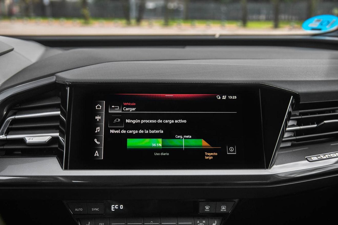 Audi Q4 e-tron - interior