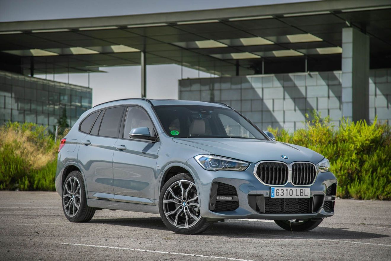 Esta unidad del BMW X1 lleva el color exterior Storm Bay metalizado