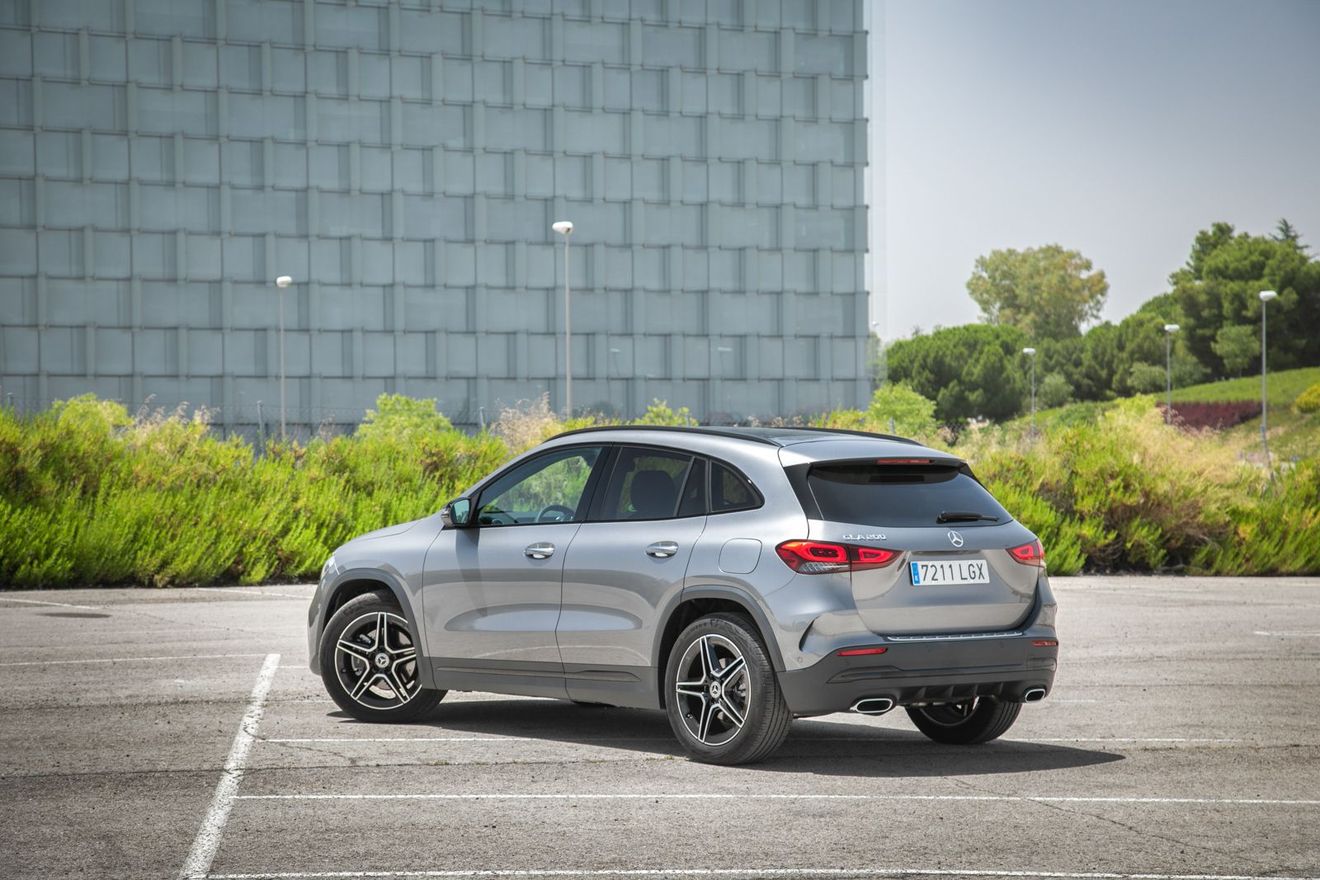 El GLA 200 tiene un motor de gasolina de 163 CV