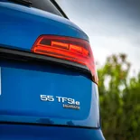 Audi Q5 55 TFSIe quattro Black Line Edition (Azul Ultra Metalizado) - Miniatura 24