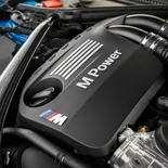 BMW M2 CS (Misano Blau) - Miniatura 18