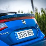 Honda Civic e:HEV (Azul Cristal Premium Metalizado) - Miniatura 1