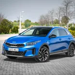 KIA XCeed PHEV (color Blue Flame) - Miniatura 3