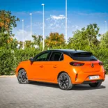 Opel Corsa-e Elegance (Naranja Cuántico) - Miniatura 25