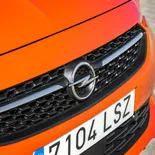 Opel Corsa-e Elegance (Naranja Cuántico) - Miniatura 12