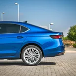 Skoda Superb 2.0 TDI L&K (Azul Cobalto) - Miniatura 13