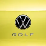 Volkswagen Golf 8 1.5 eTSI 150 CV DSG First Edition (Amarillo Lima) - Miniatura 17