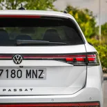 Volkswagen Passat Variant 1.5 eTSI R-Line - Miniatura 24