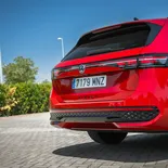 Volkswagen Passat Variant 2.0 TDI (Rojo Chili) - Miniatura 21