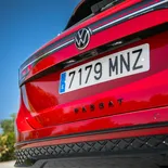 Volkswagen Passat Variant 2.0 TDI (Rojo Chili) - Miniatura 22