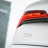 Audi Q5 Sportback 55 TFSIe Black Line Edition - Miniatura 28