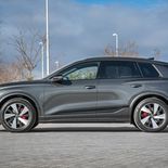 Audi Q6 e-tron quattro Black Line - Miniatura 10