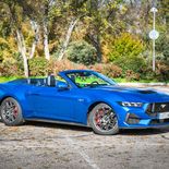 Ford Mustang Convertible - Miniatura 2