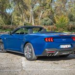 Ford Mustang Convertible - Miniatura 16