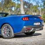 Ford Mustang Convertible - Miniatura 19