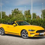 Ford Mustang Convertible California Special - Miniatura 2