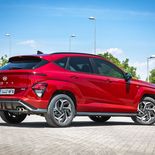 Hyundai KONA HEV (color Soultronic Orange) - Miniatura 15