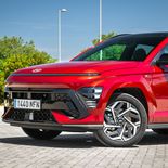 Hyundai KONA HEV (color Soultronic Orange) - Miniatura 17