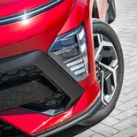 Hyundai KONA HEV (color Soultronic Orange) - Miniatura 19