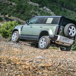 Land Rover Defender 110 D250 AWD First Edition (Pangea Green) - Miniatura 24