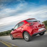 Mazda 2 Zenith Soul Red Crystal - Miniatura 15