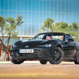 Mazda MX-5 RF Dark Red Edition - Miniatura 2