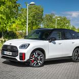 MINI Countryman JCW (Nanuq White) - Miniatura 2