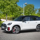 MINI Countryman JCW (Nanuq White) - Miniatura 3