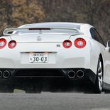 Nissan GT-R R35 - Miniatura 12