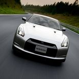 Nissan GT-R R35 - Miniatura 3