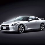 Nissan GT-R R35 - Miniatura 10