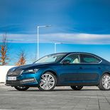 Skoda Superb iV PHEV Berlina - Miniatura 1