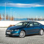 Skoda Superb iV PHEV Berlina - Miniatura 3