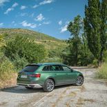 Skoda Superb Scout 2.0 TSI 272 CV DSG 4x4 - Miniatura 10