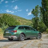 Skoda Superb Scout 2.0 TSI 272 CV DSG 4x4 - Miniatura 11