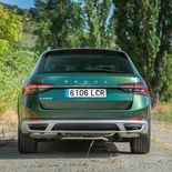 Skoda Superb Scout 2.0 TSI 272 CV DSG 4x4 - Miniatura 2