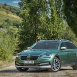 Skoda Superb Scout 2.0 TSI 272 CV DSG 4x4 - Miniatura 11