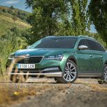 Skoda Superb Scout 2.0 TSI 272 CV DSG 4x4 - Miniatura 14