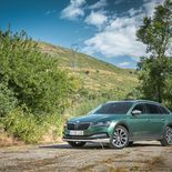 Skoda Superb Scout 2.0 TSI 272 CV DSG 4x4 - Miniatura 17