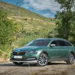 Skoda Superb Scout 2.0 TSI 272 CV DSG 4x4 - Miniatura 18