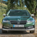 Skoda Superb Scout 2.0 TSI 272 CV DSG 4x4 - Miniatura 1