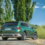 Skoda Superb Scout 2.0 TSI 272 CV DSG 4x4 - Miniatura 8