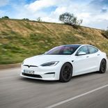 Tesla Model S Plaid (Blanco Perla) - Miniatura 3