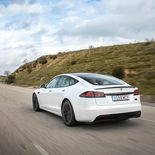 Tesla Model S Plaid (Blanco Perla) - Miniatura 23